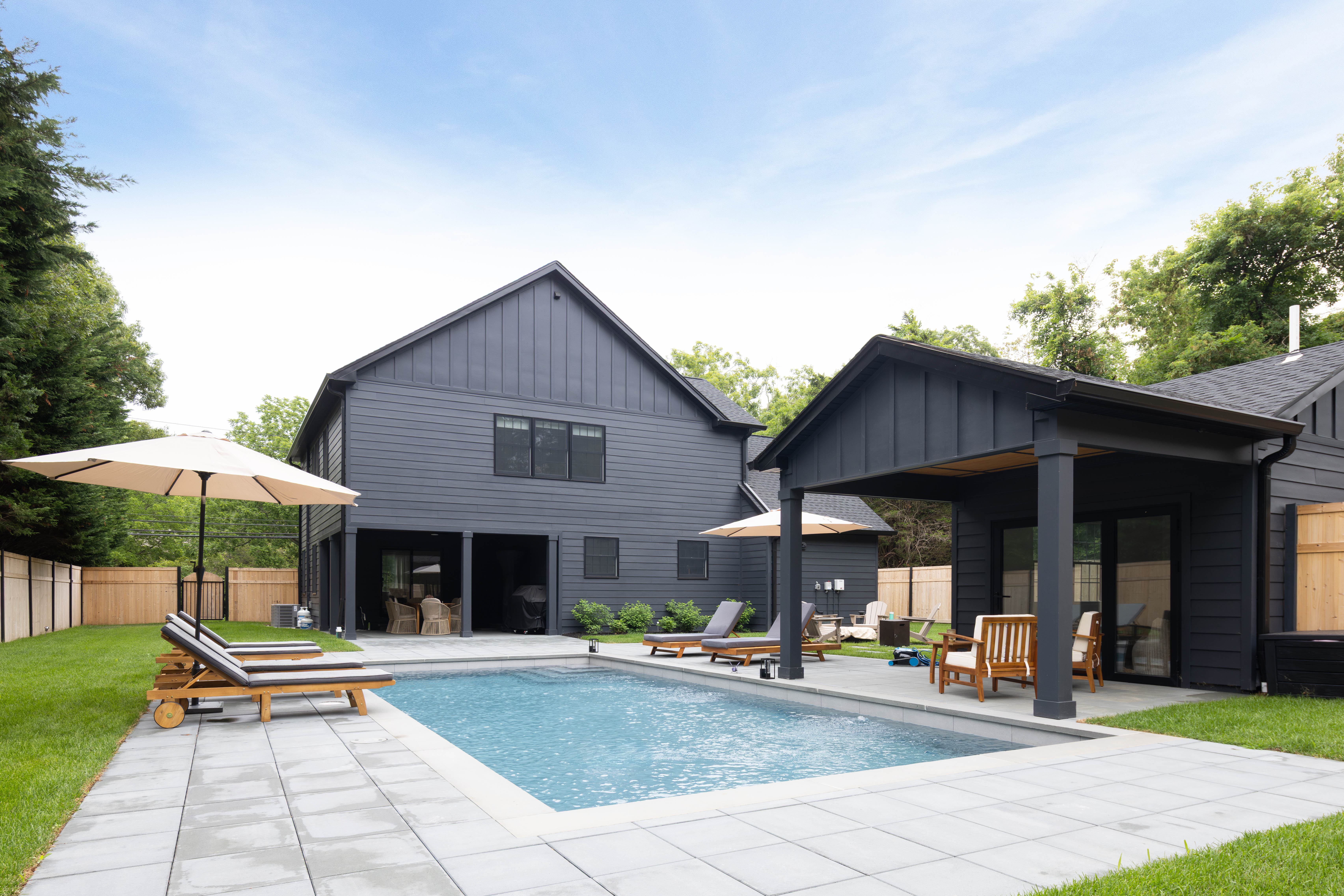 Harborwood Estate | East Hampton | Modern Farmhouse with Pool